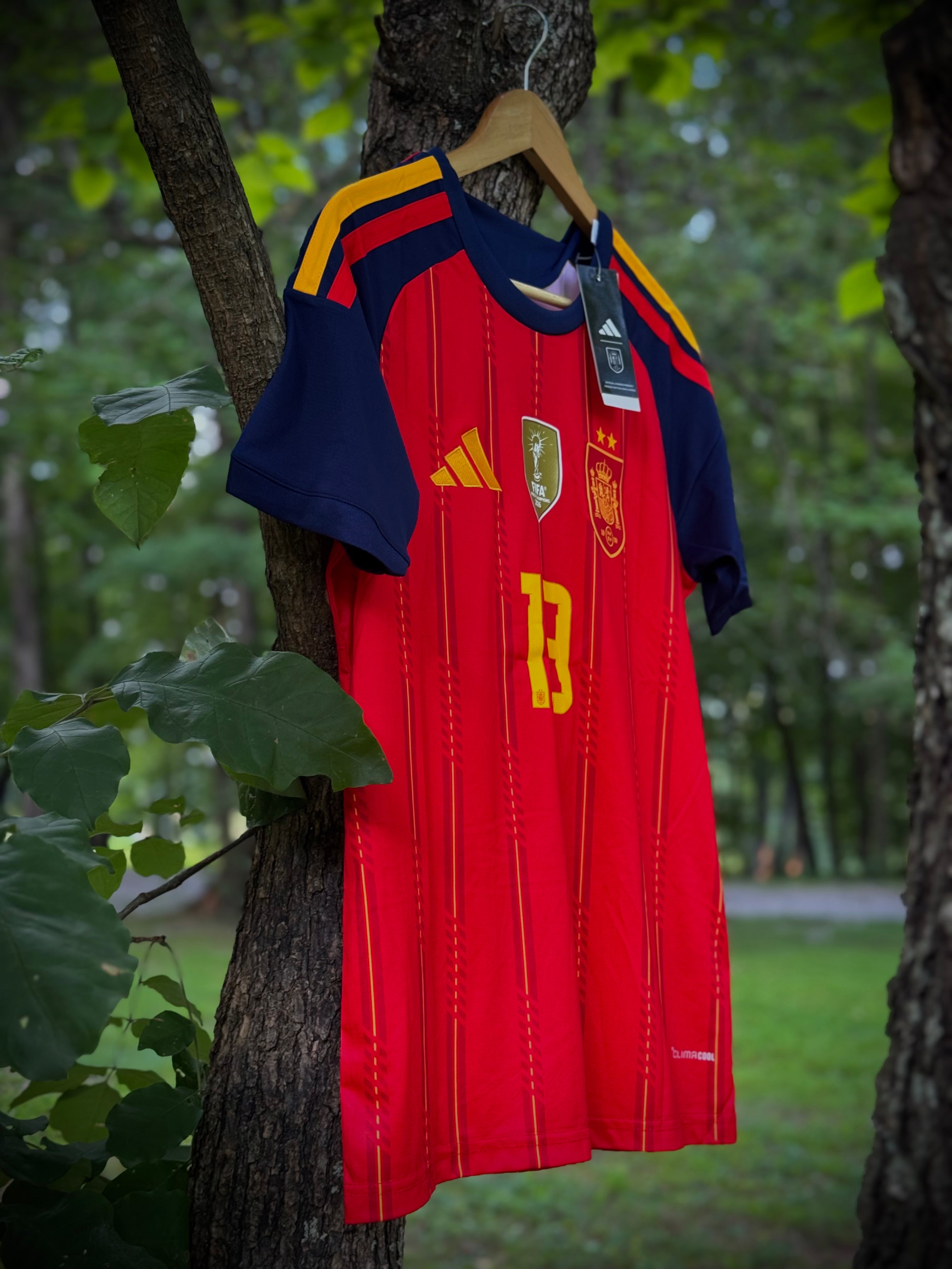 España con dos Estrellas y parche de campeón 2026