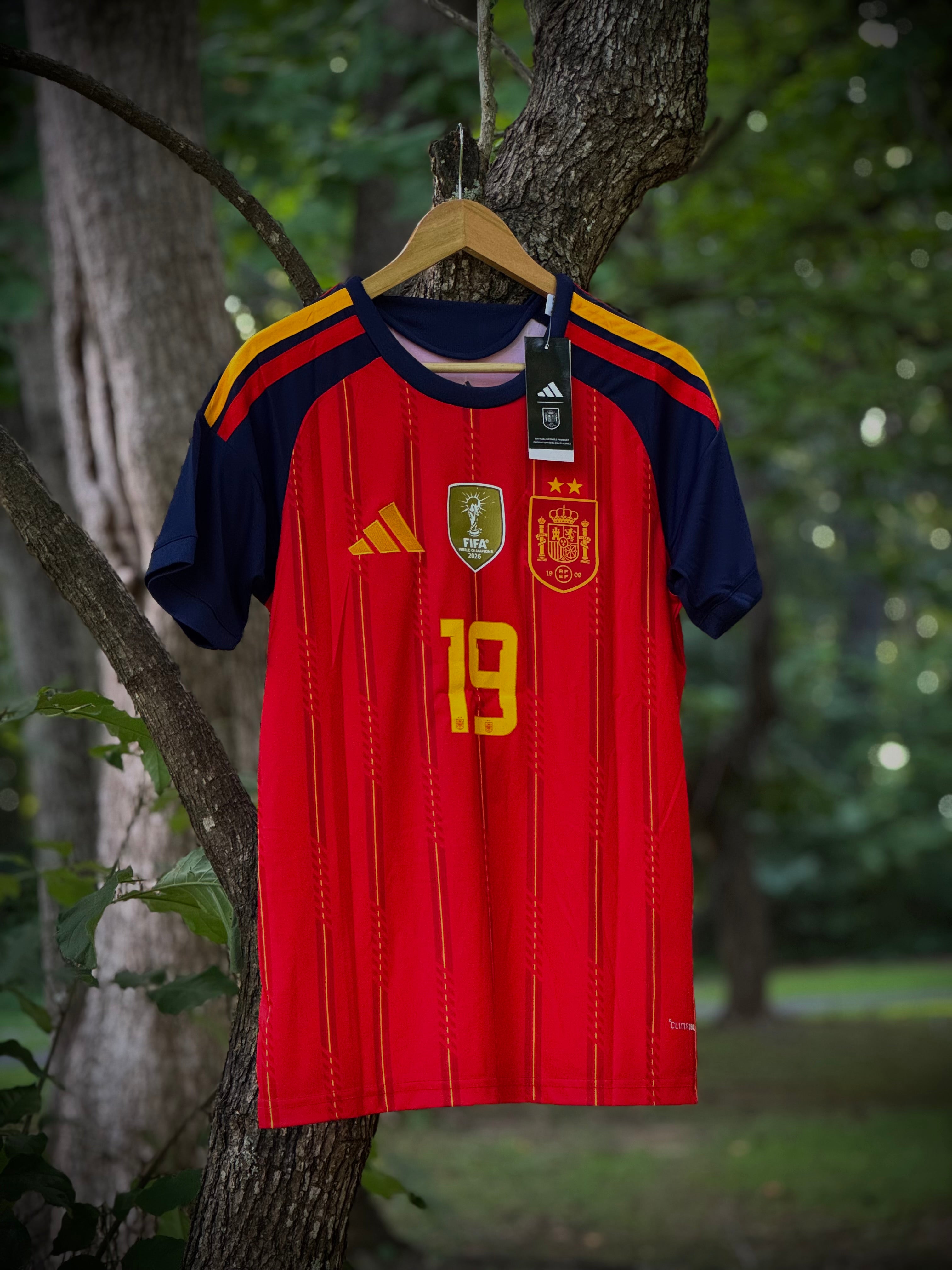 España con dos Estrellas y parche de campeón 2026